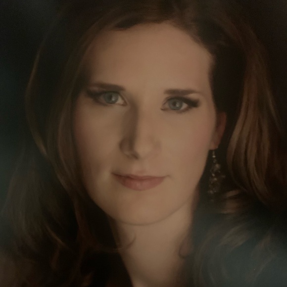 Meet your Posher, Ashley - Picture 1 of 1